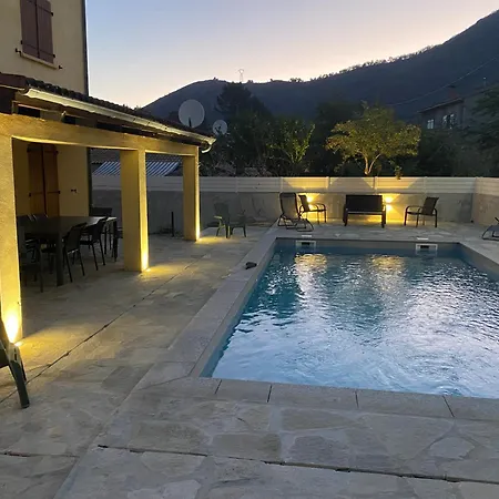 Sublime Aux Pieds Des Rivieres Et Randonnees *