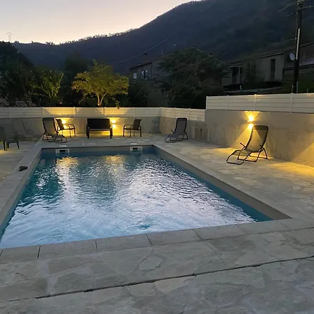 Sublime Aux Pieds Des Rivieres Et Randonnees Omessa