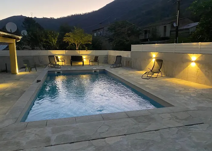 Sublime Aux Pieds Des Rivieres Et Randonnees Omessa